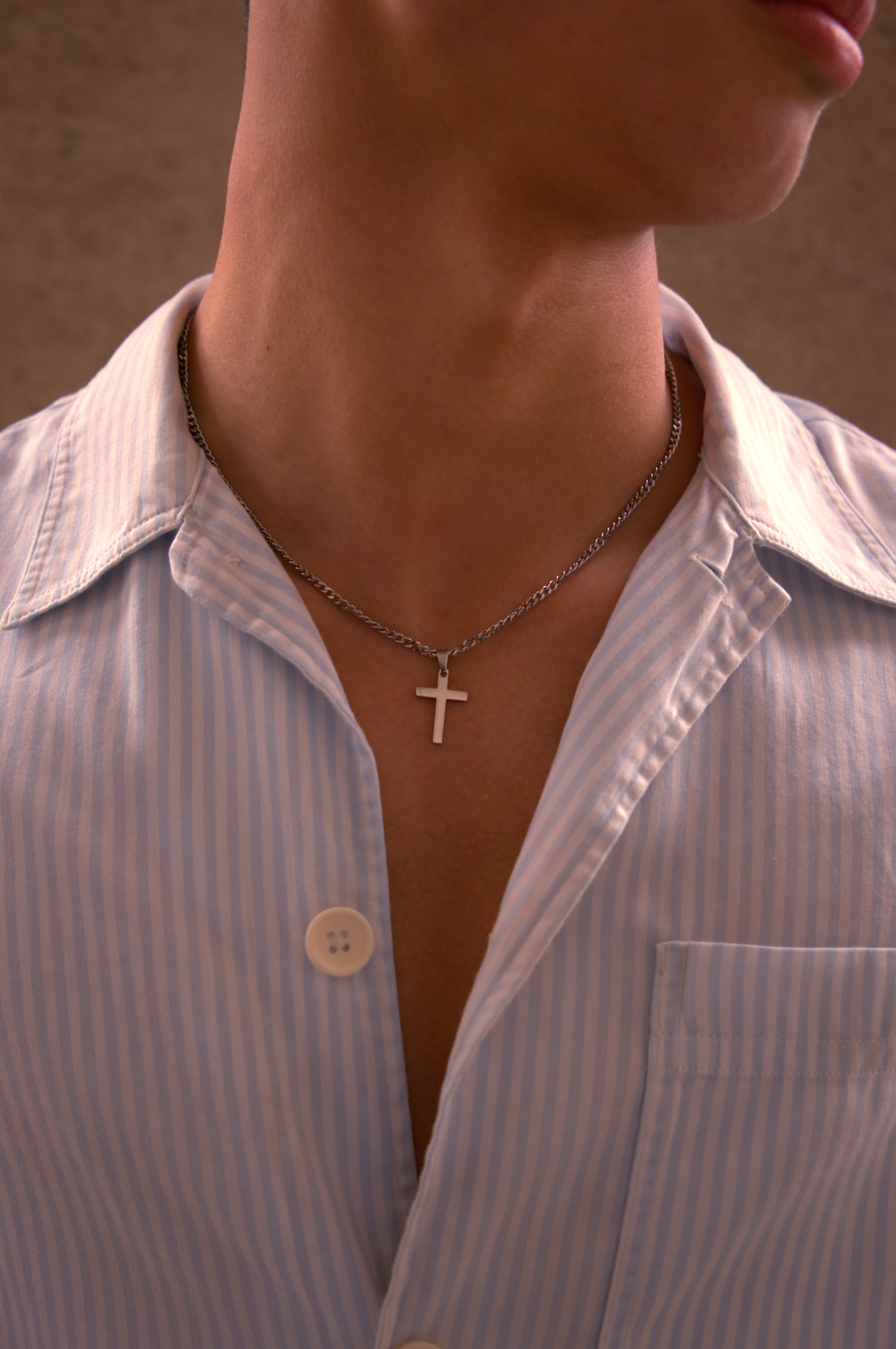 ViONE CROSS CHAIN
