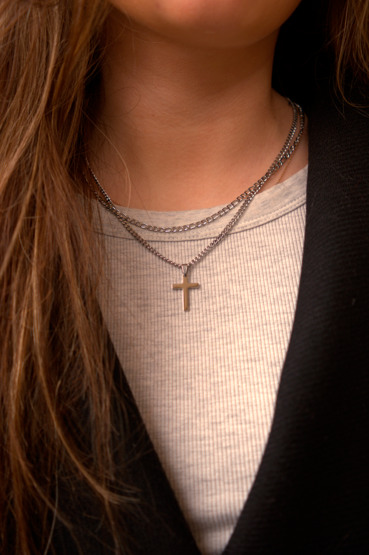 ViONE CROSS CHAIN